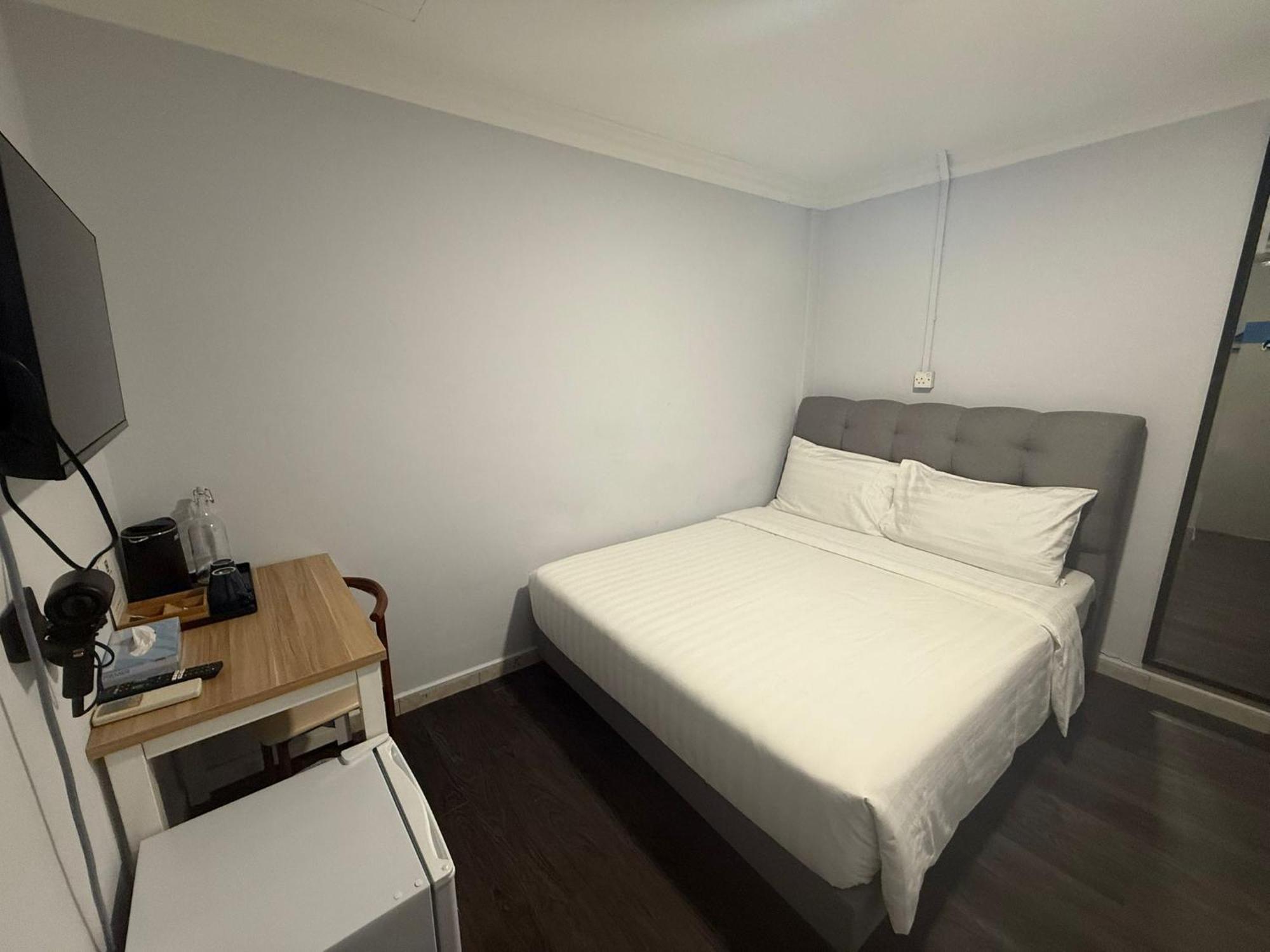 Standard Double Room no Window